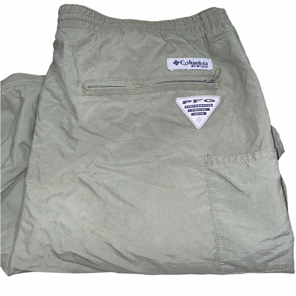 Columbia green shorts size 32 - Picture 1 of 9